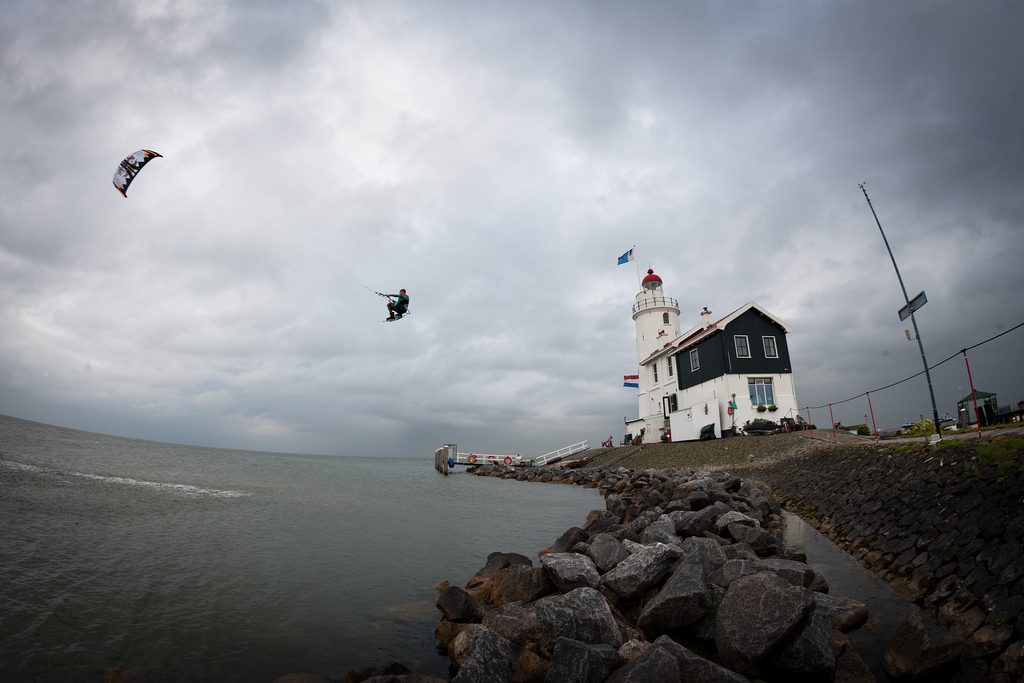 Top 5 kitesurfing tips for beginners How to kiteboard safely Flickr CC image by Patrick Savalle