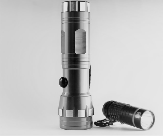 Hiking gear tips - torch,trekking by alessandro skocir on unsplash
