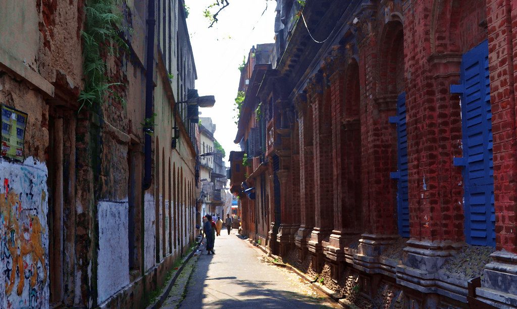 Urban trekking Eye opening or ugly and dangerous Calcutta Flickr CC image by kg.abhi