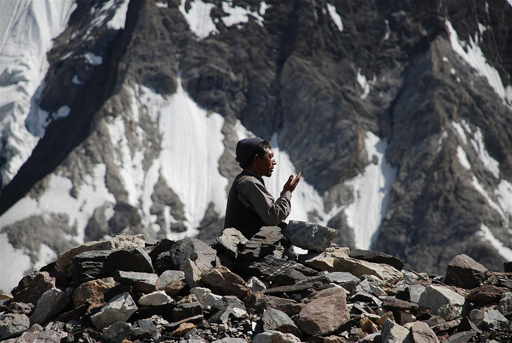 K2 praying - best pakistan trekking holidays - Flickr cc image by Stefanos Nikologianis