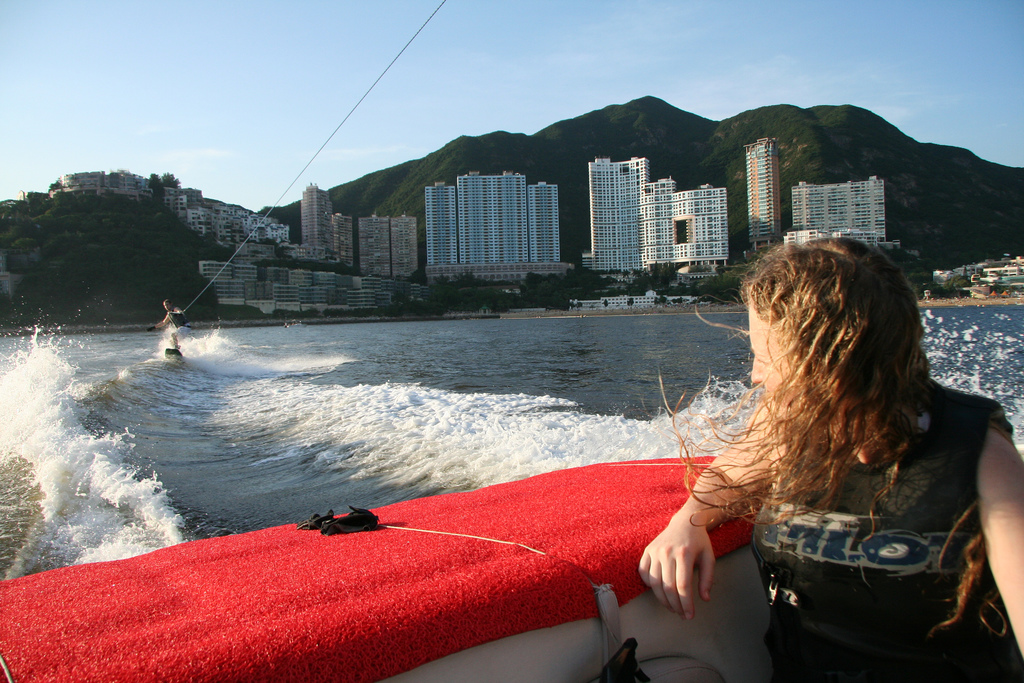 Want to get into wakeboarding 10 beginner wakeboard tips flickr CC image by tboothhk