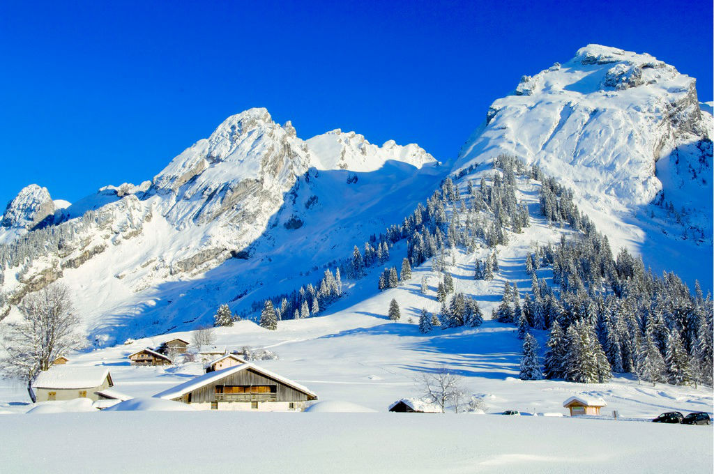 La Clusaz snowboarding holidays in La Clusaz 2 image courtesy of Absolutely Snow La Clusaz snowboarding holidays in La Clusaz 2 image courtesy of Absolutely Snow