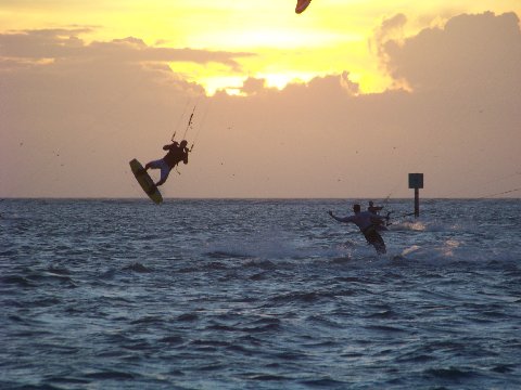 A guide to Mexico kitesurfing holidays in Gulf of Caribbean Flickr image by kthypryn