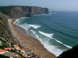 Arrifana surfing holidays wikicommons image by Filipe Rocha