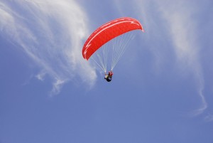 Beginner paragliding lessons flickr image by TheNoizz
