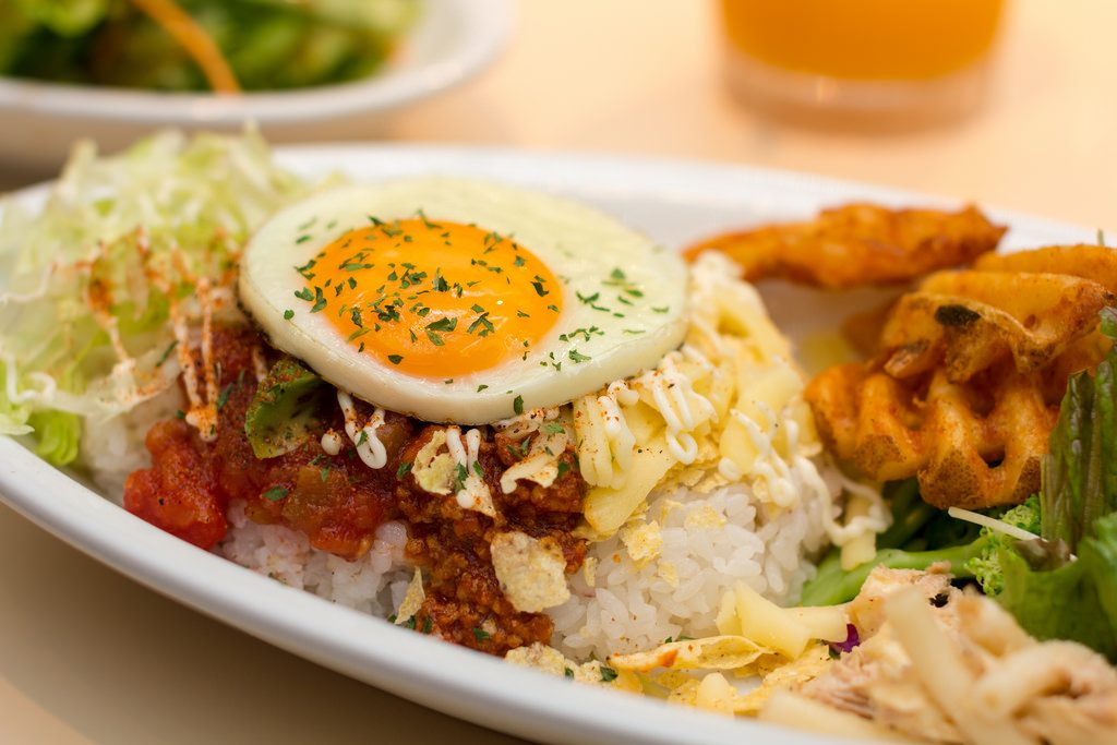 Japaneses cuisine one of the top 10 reasons to book a Japan ski holiday this winter Flickr image byt-mizo