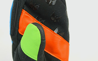 Launch of Ember heated gloves for skiing and snowboarding