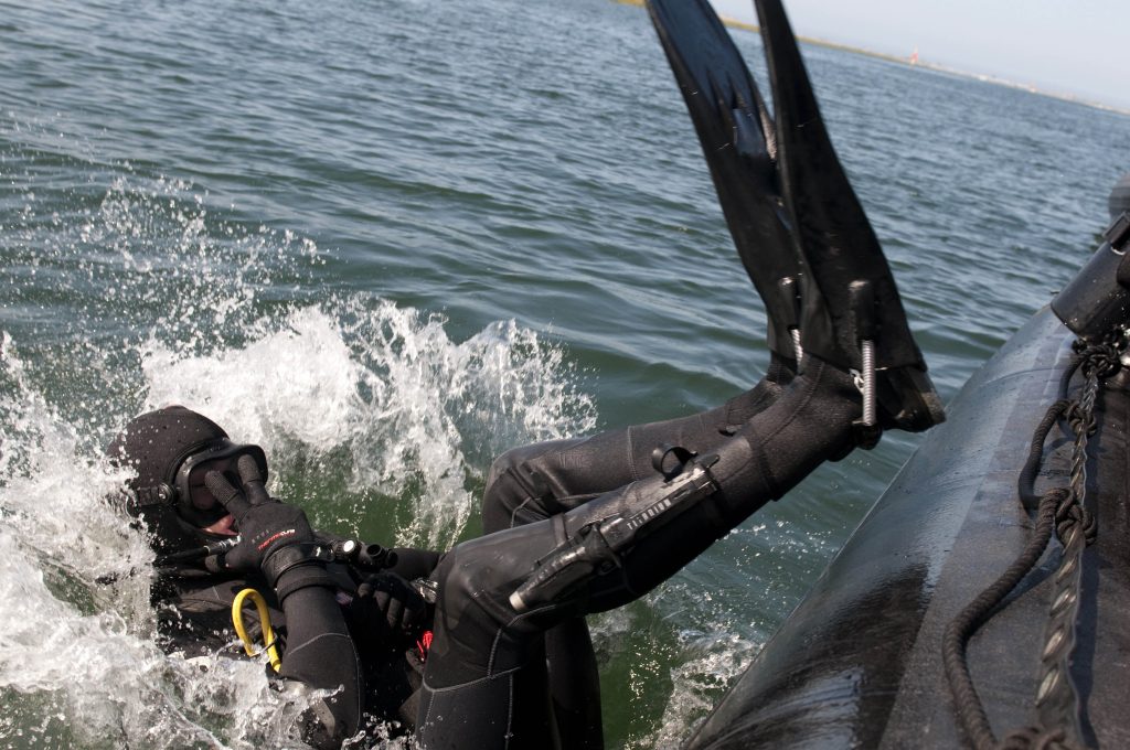 Tips for choosing scuba boots Divers bootie call Wikimedia commons image by US Navy