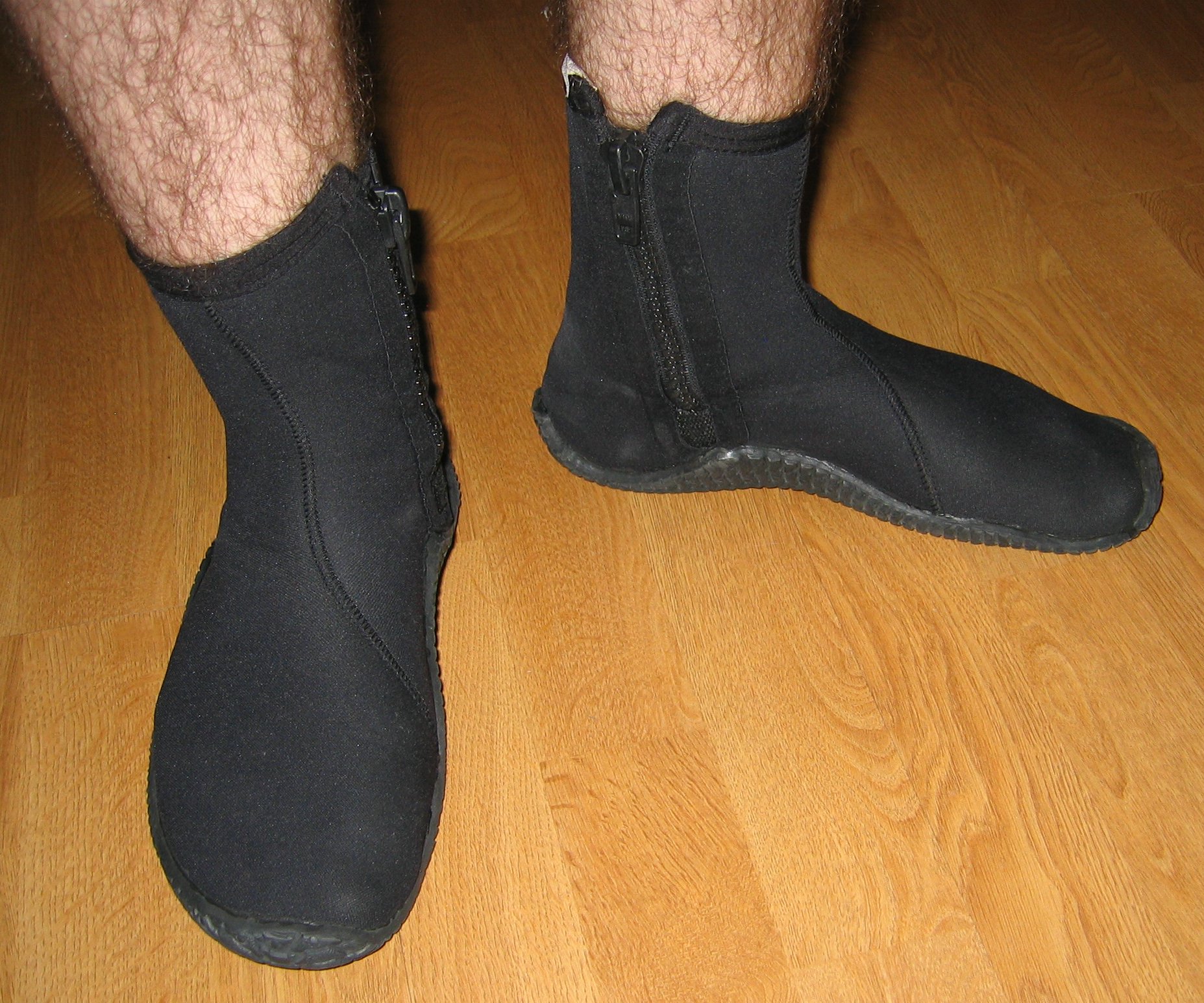 Tips for choosing scuba boots a sivers bootie call wikimedia commons image by Douglas Whitaker