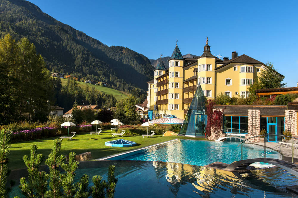 Four peak challenge Dolomite hiking holiday in Val Gardena - Adler Dolomiti Hotel