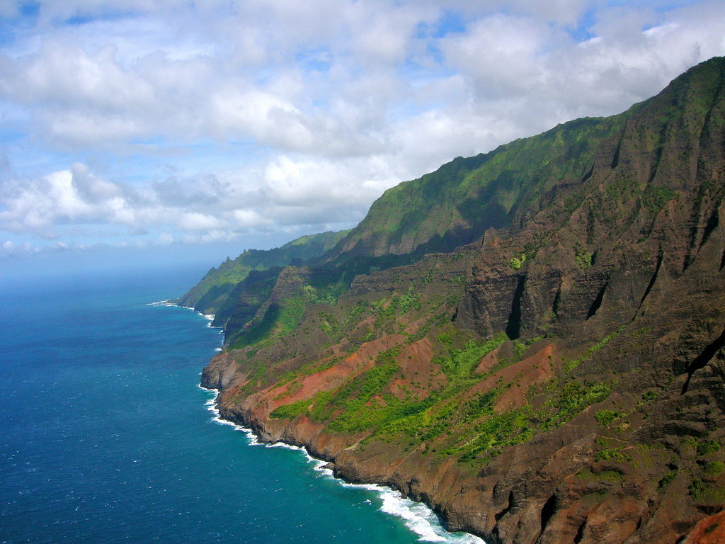 Na'Pali Coast Hawaiian surfing holidays Flickr image by Garden State Hiker