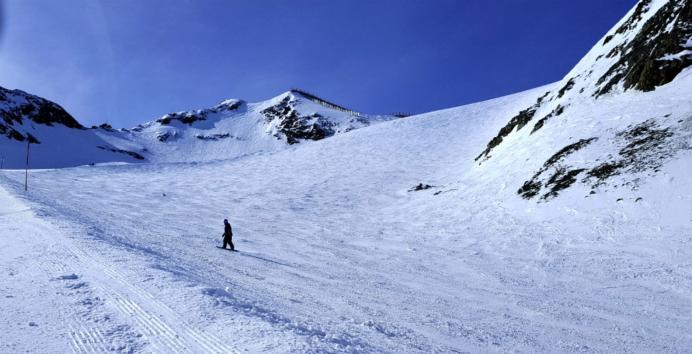 Review of Les Arcs spring snowboarding holiday in Arc 1950