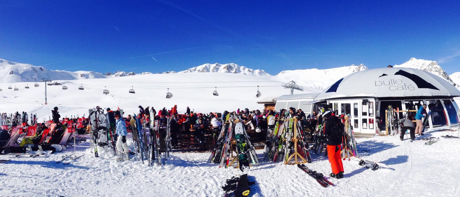 Review of Les Arcs spring snowboarding in Arc 1950 - Image courtesy of Bulle Cafe