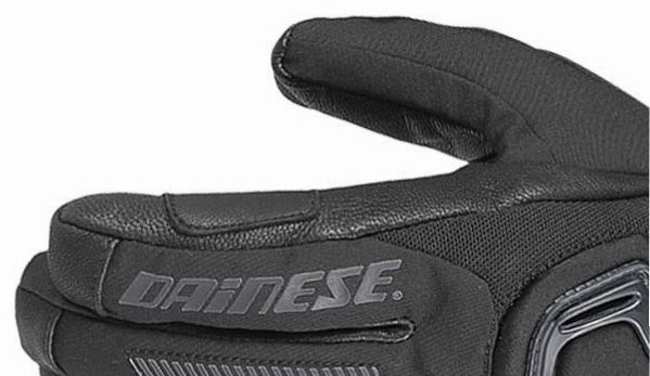 Review of Dainese D-IMPACT snowboarding gloves with wrist guards 3