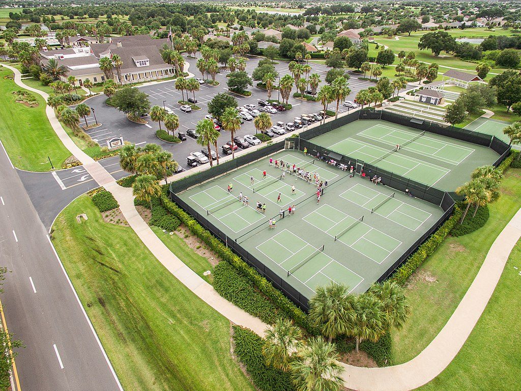 what is pickleball - pickleball courts - CC wikimedia commons pic