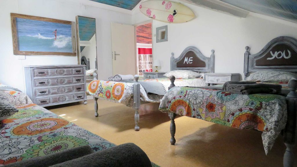 Incredible Planet discount 10 percent off surfing holiday in Costa de Caparica