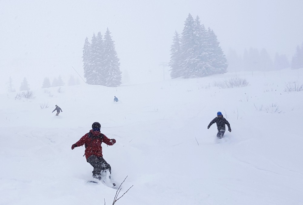 Powder in Prolays area during review of snowparking more mountain snowboard camp in morzine