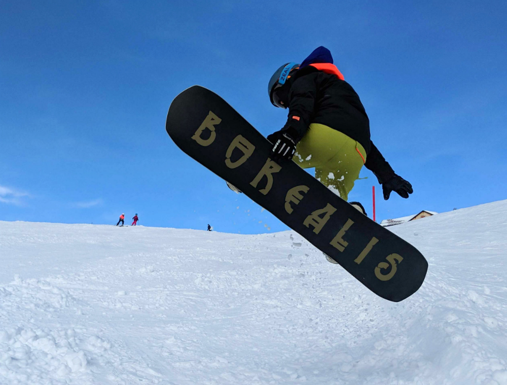 Borealis Shaman snowboard review Best all mountain do it all snowboard Damuls