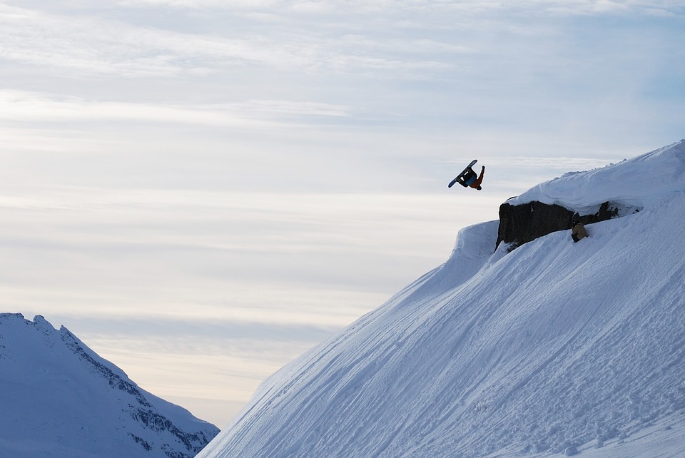 Styles and types of snowboarding - off-piste Pixabay royalty free image