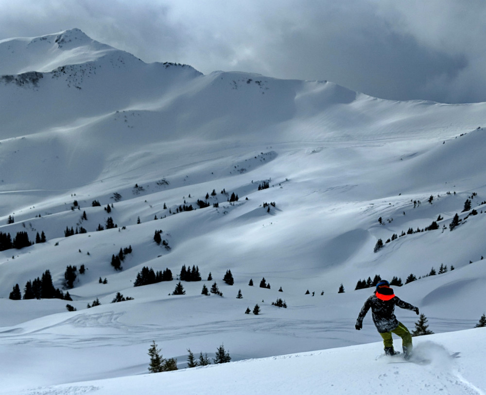 Off piste snowboarding in Damuls Austria