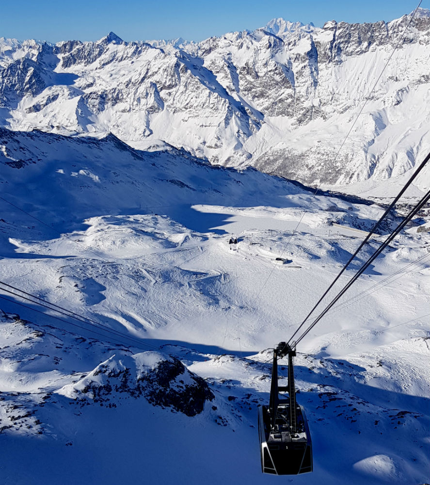 Top of ski area during review of Cervinia snowboarding holiday in Matterhorn Ski Paradise