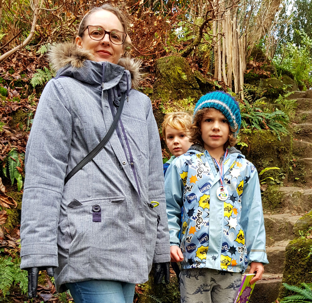 Review of Helly Hansen Svalbard 2 Parka Warm and stylish winter jacket