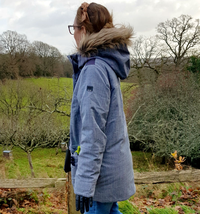 Review of Helly Hansen Svalbard 2 Parka Warm and stylish winter jacket