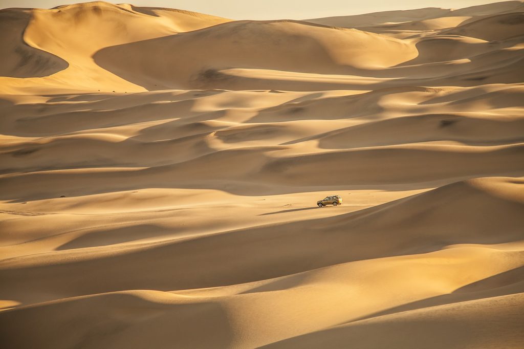 top 10 ways to travel overland Pixabay royalty free image