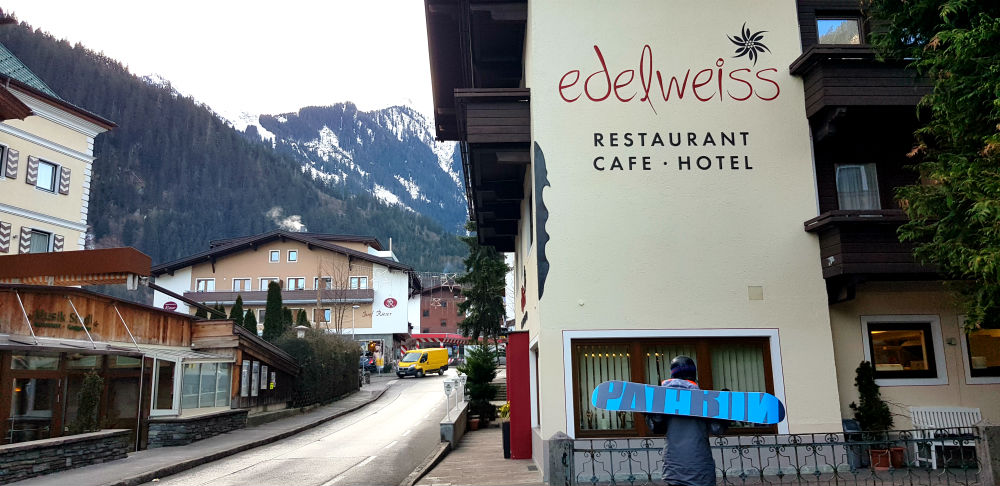 Review of Crystal Ski holiday in Mayrhofen ay Hotel Edelweiss