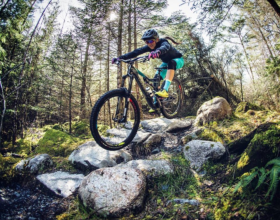 Hannah Barnes pro mountain biker photo by Trevor Worsley