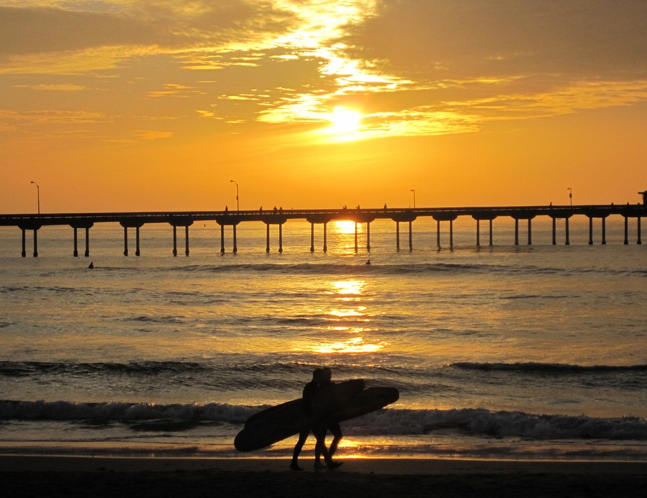 surfing in San Diego one of the top 21 South California activities Pixabay royalty free image