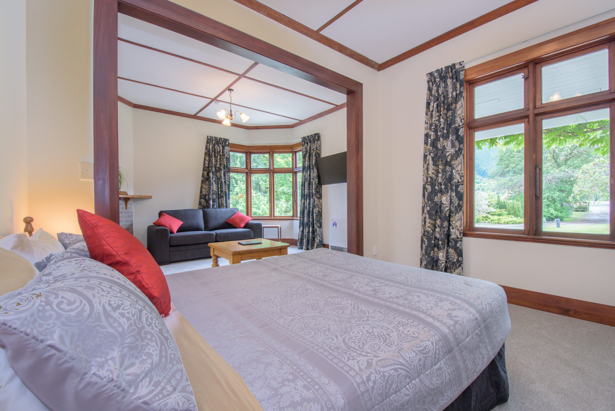 Queen Studio Apartment at Coronet Peak, New Zealand