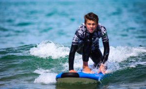 Newquay beginner surf lessons in Crantock