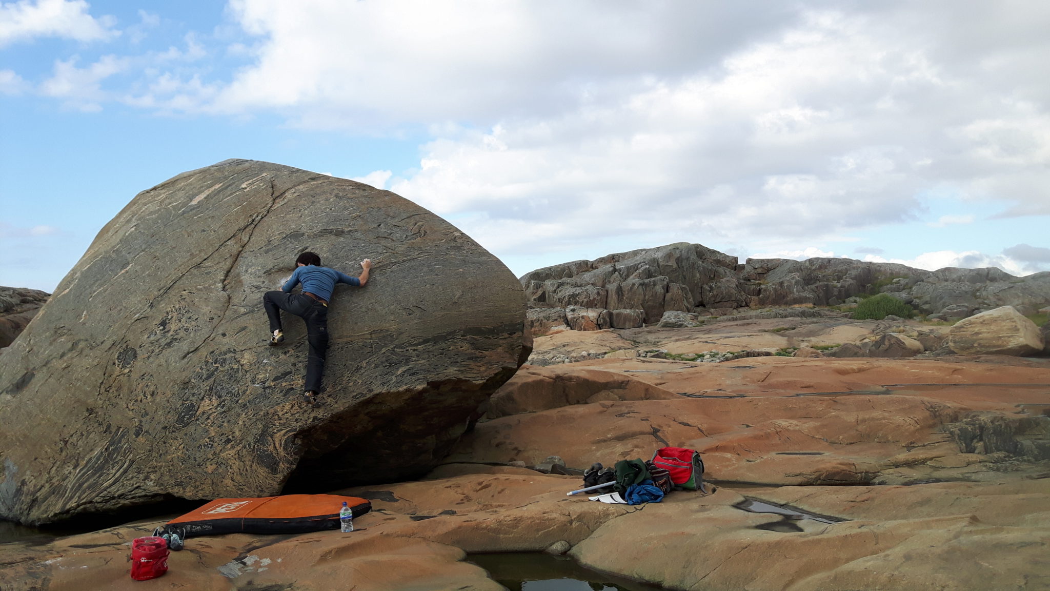 8 reasons to leave the indoor climbing wall The author still struggling on the classic but sandbag Kolla! Fettot har vita jeans 5+ Photo Emily Slater