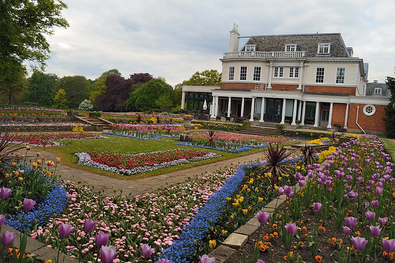 Cannizaro Park, Wimbledon, London The Sunken Garden Wikimedia CC image by AndyScott