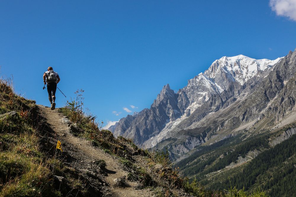 NW Italy trekking holiday Image from VALLE D'AOSTA-Tor des Géants Monte Bianco Val Ferret (foto Enrico Romanzi)-1956