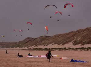 Paragliding in Wijk aan Zee, netherlands one of the Top 31 Extreme Sports in Holland Wikimedia CC image by Milliped