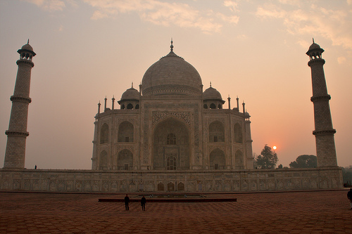 The Taj Mahal is a must on your overland tour. Image: Flickr/ Christian Haugen