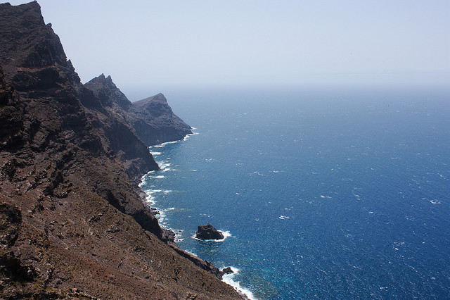 Kayaking along the coast of Gran Canaria