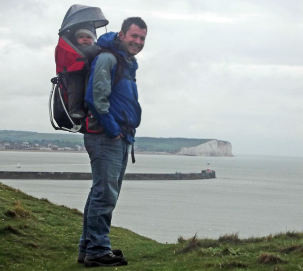 Child Carry, child carrier baypack, Deuter Kid Comfort, child carrier, daysack, rucsacks, travel gear, baby carrying backpack